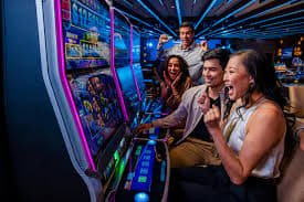 Tampilan meja live casino WIH99 dengan berbagai pilihan game Roulette, Blackjack, dan Dragon Tiger